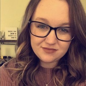 Meet your Posher, Courtney